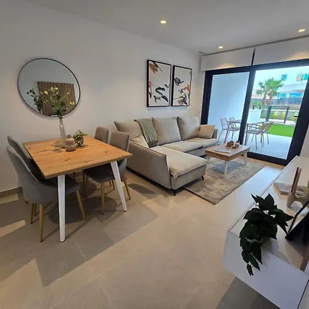 Апартаменти Modern Ground Floor La Mata With Direct Access To The Pool