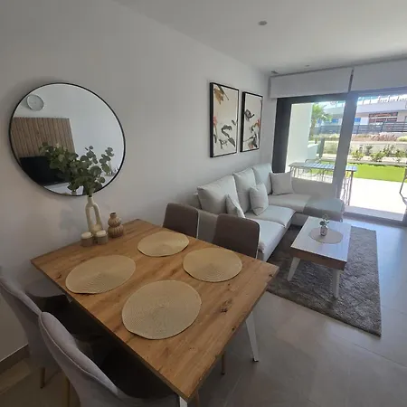 Modern Ground Floor La Mata With Direct Access To The Pool Апартаменти