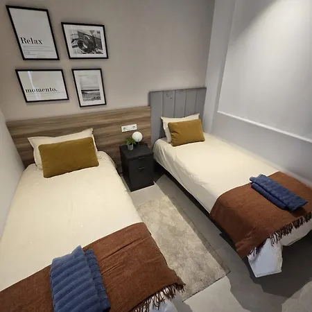 Апартаменти Modern Ground Floor La Mata With Direct Access To The Pool